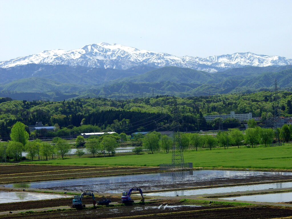 Pohled na horu Hakusan od komatsu